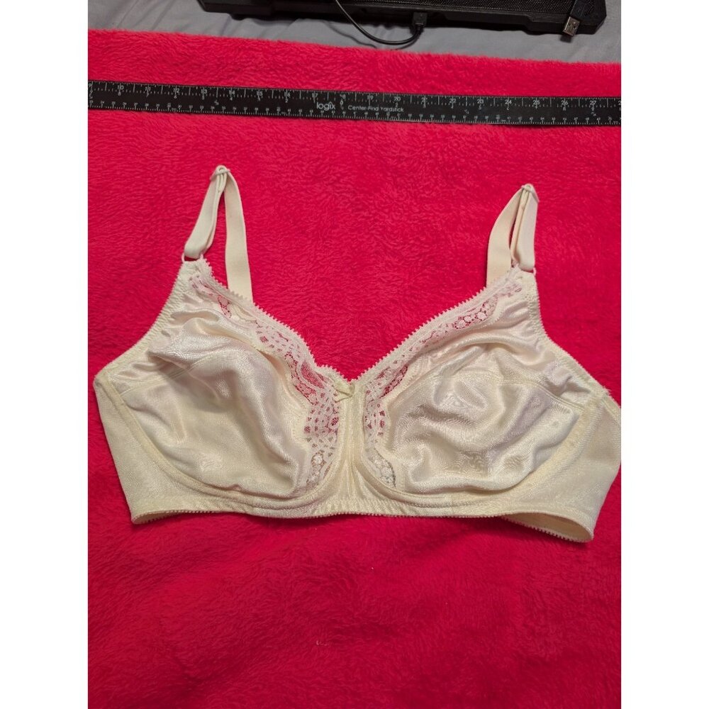 Vtg 90s Adonna JCPenney Wire Free Bra 38D Light Yellow Lace Soft Cup 8562